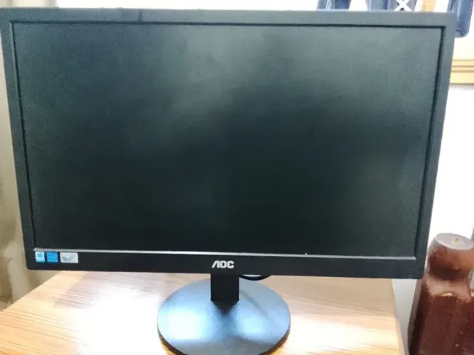Monitor marca AOC 18 polegadas LCD