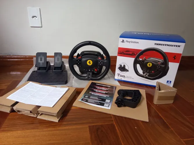 Volante Thrustmaster Ferrari GTB296 T98 Playstation PS5, PS4 e PC
