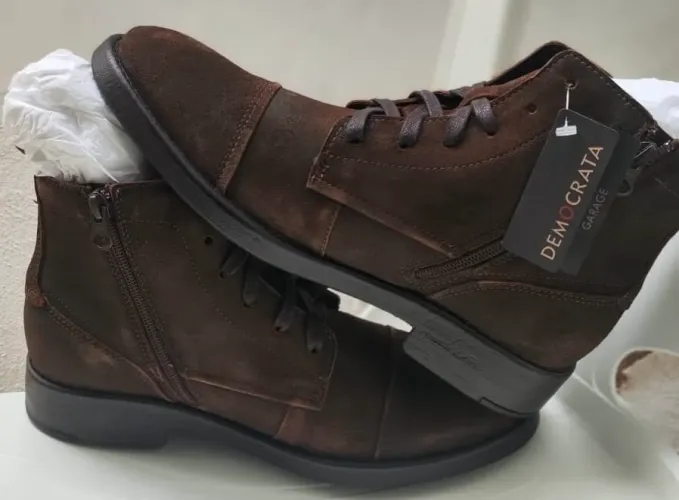 Par de Botas Democrata