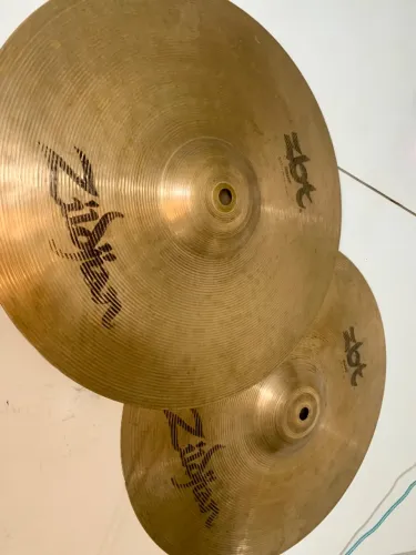 Par de Pratos Chimbal / Hi-Hat Zildjian ZBT 14" Bronze B8 - Original Made in USA