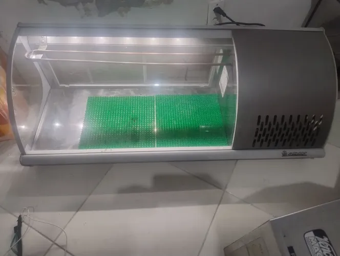 Expositor Refrigerado Gelopar vitrine comida japonesa sushi