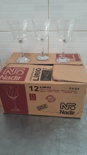 Taças Lírio vinho