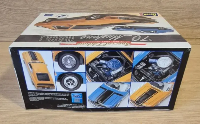 Kit Carro Modelo Mustang Mach1 1971 para montar Revell escala 1:24