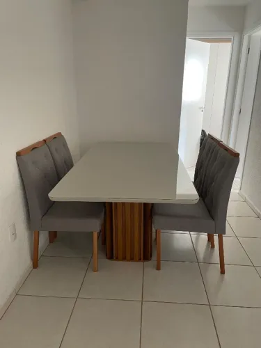 Mesa de Jantar - 4 cadeiras 