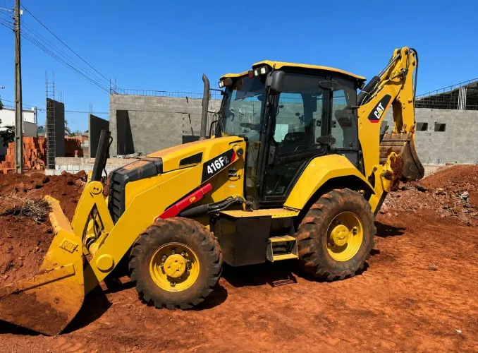 Retroescavadeira Caterpillar 416F2 - Ano 2020
