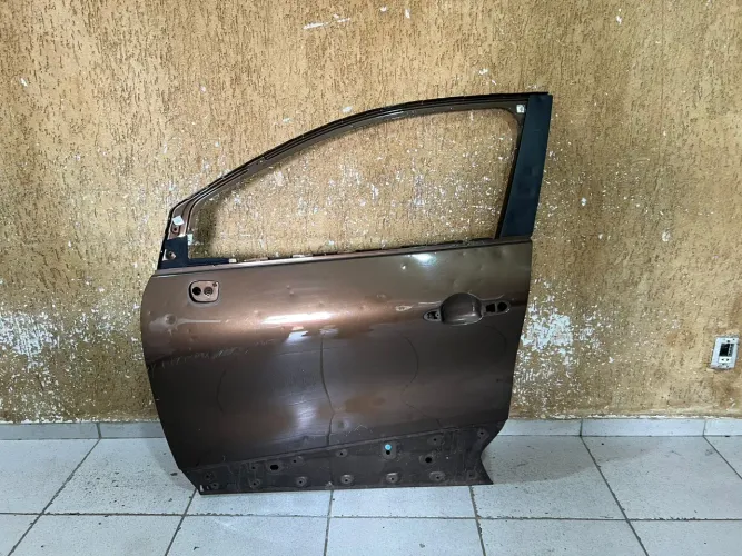 Porta dianteira esquerda Captur 2018/2019/2020/2021/2022/2023/2024/2025/2026