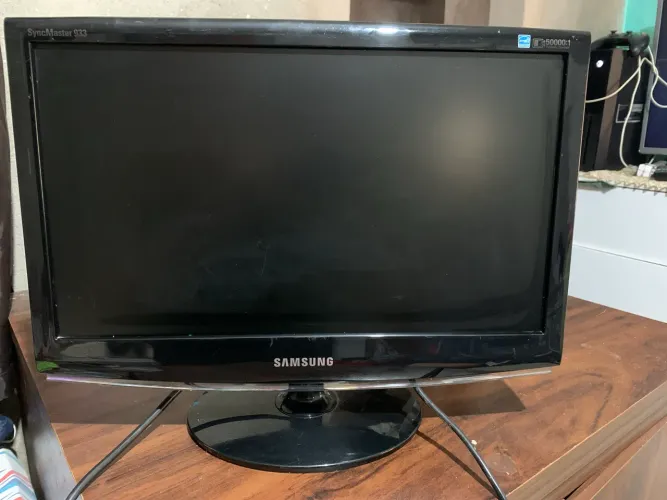 Monitor Samsung SyncMaster 933 - 19