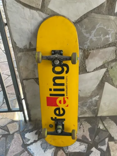 Skate Maple shape 8.3 pouco usado