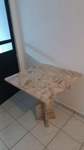 Mesa de mármore travertino 