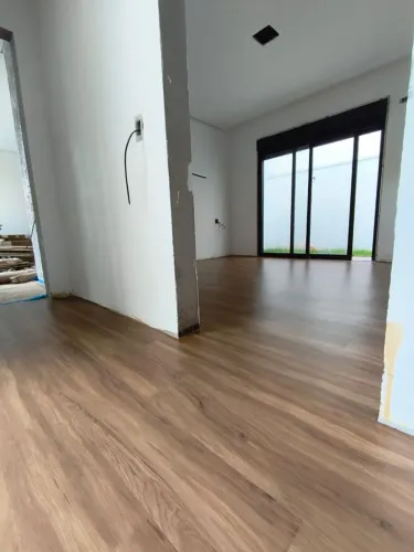 Instalação profissional: piso laminado e vinílico ( Rápido e limpo)