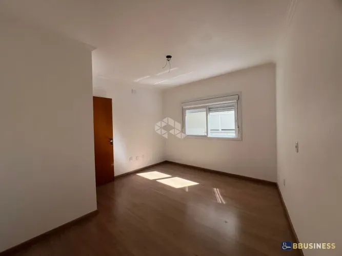 Apartamento à venda com 2 dormitórios, sendo 1 suíte, 1 vaga, Esplanada, Caxias do Sul RSS