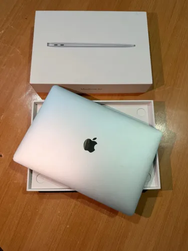 MacBook Air M1 8/256 seminovo top
