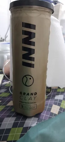 3 bolas de tênis profissional