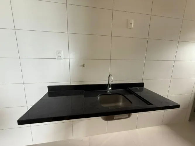 Bancada para cozinha com Cuba e torneira 
