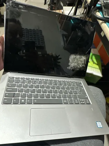 placa mãe do notebook yoga 520 vendendo placa teclado e outras peças tela quebrou chama