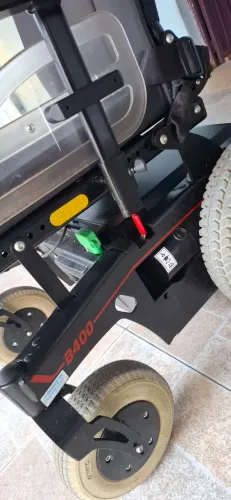 Cadeira de rodas elétrica