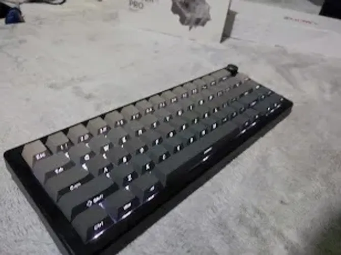 TECLADO GASKET MOUNT 67% SWITCHES AKKO SILVER V3 PRO