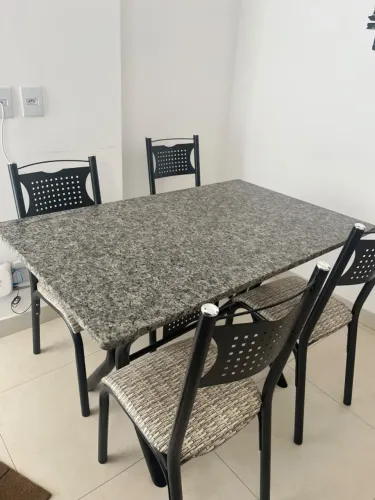 Mesa de jantar 4 lugares retangular