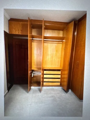 Guarda roupas e cama