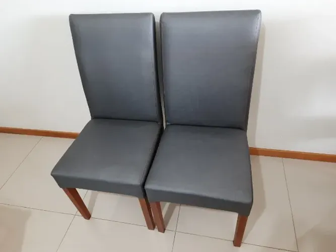 Duas Cadeiras Estofada Cinza
