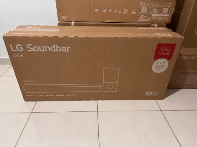 Soundbar LG SH5A Bluetooth 600W RMS 4.1 Canais Subwoofer Sem Fio Preto
