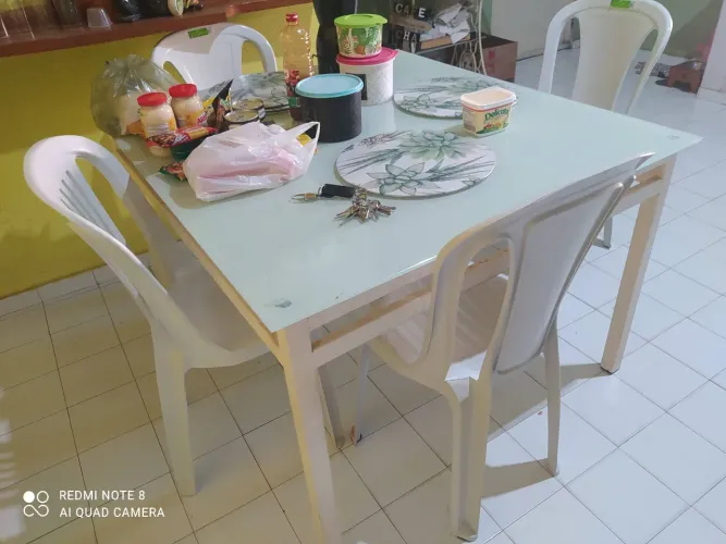 Vendo mesas de vidro temperado com armação em ferro galvanizado