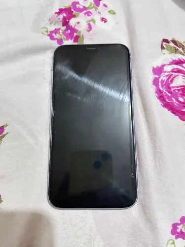 iPhone 11 lilás - 64gb
