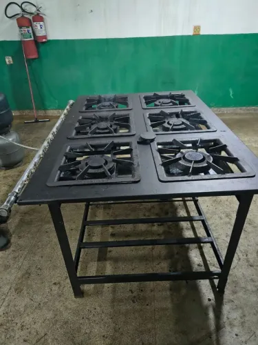 Fogão industrial 6 bocas 40x40 