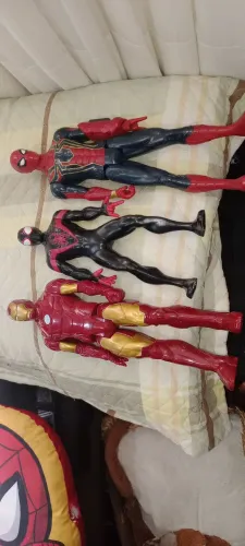Bonecos homem aranha 