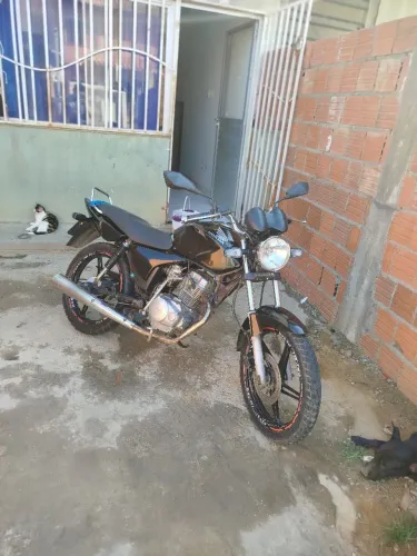 A Mota e boa motor feito a pouco tempo toda regularizada