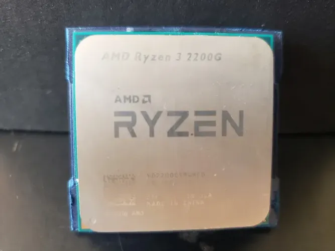 Ryzen 3 2200g (usado)