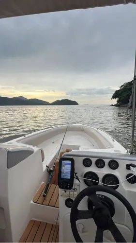 Vendo lancha impecável motor 70 horas!!