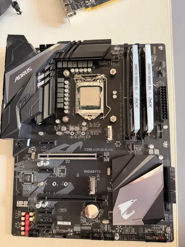 Gigabyte Z390 AORUS ELITE