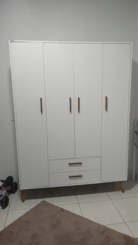 Cômoda e guarda roupa