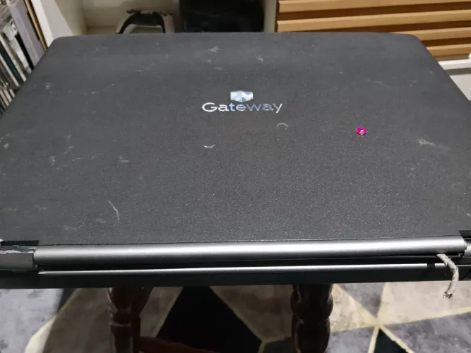 Notebook Gateway MA7 (Liga) - Tela Solta / Sucata para Peças ou Conserto
