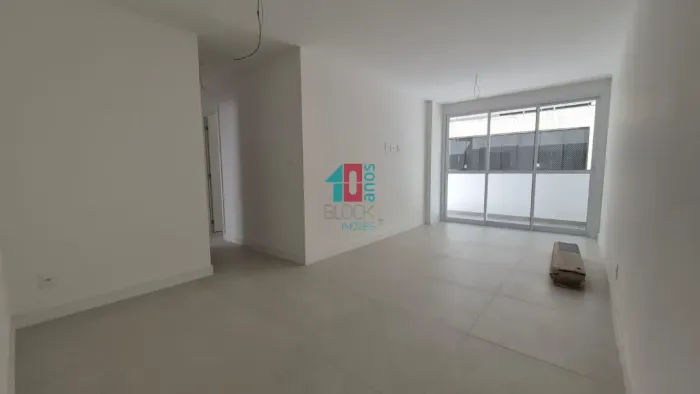 Recreio dos Bandeirantes | Apartamento 3 quartos, sendo 1 suite