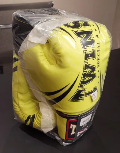 Luva de boxe muay thai Twins 12oz couro sintético