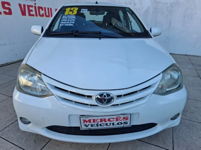 Toyota Etios XS 1.3 Flex 16V 5P Mec. 2013