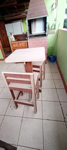 Mesa e duas cadeiras estilo Bistrô