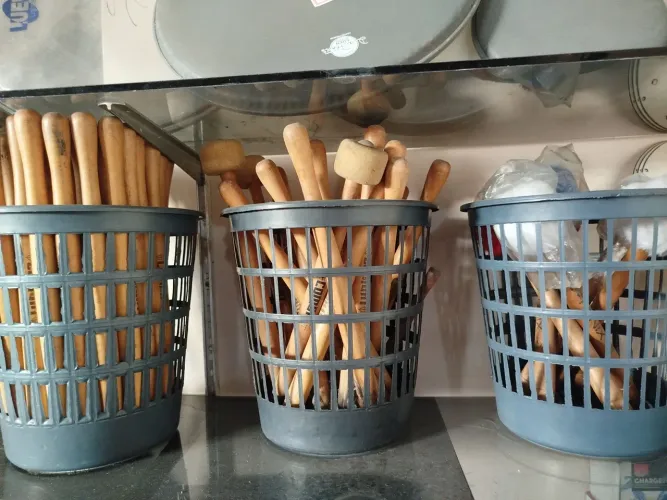 Baqueta de tambor e bumbo (Aldrava)
