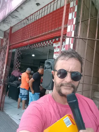 Locução frente de loja