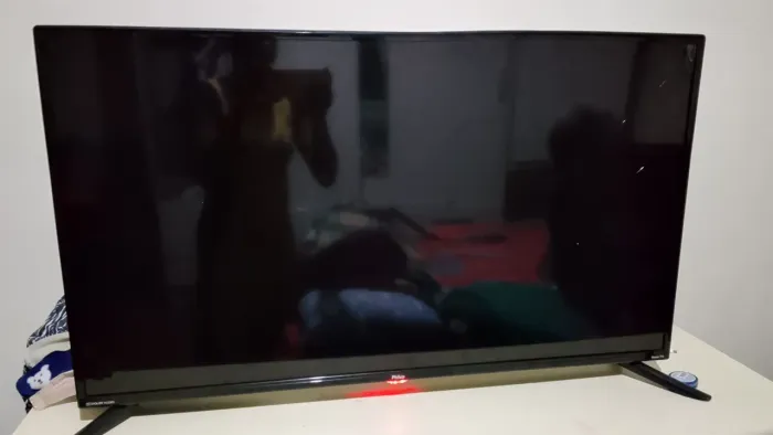 Vendo TV para retirada de peças.
