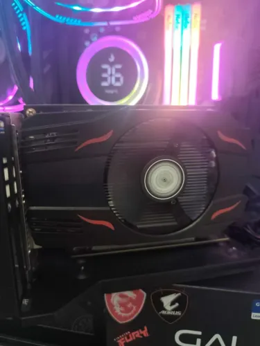 Placa de video Rx 550 4gb soyo zero