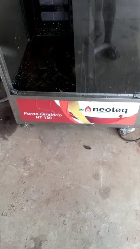 Maquina de assa frango etc