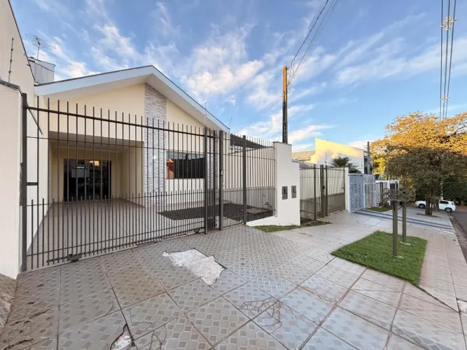 Casa para alugar em Maringá, Residencial Moreschi, com 3 quartos, com 105 m²