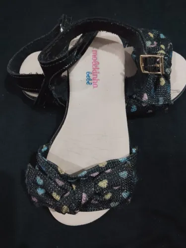 Sandália infantil feminina da marca Molekinha n. 23
