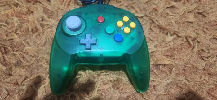 Controle Nintendo 64 ideal para jogos luta e aventura N64