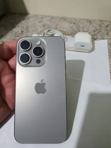 Iphone 15 pró 128gb semi novo aceito troca inferior e volta em dinheiro 