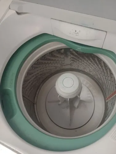 Máquina de bater e seca