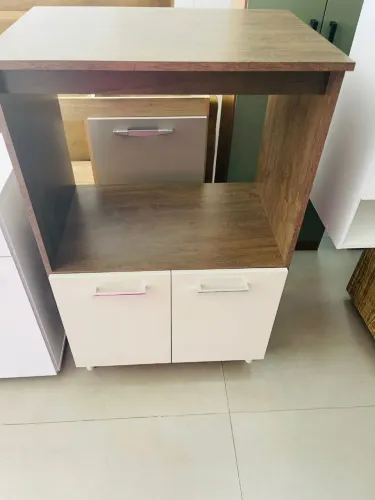 Balcão micro e forno novo com duas portas
